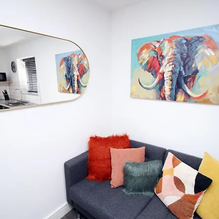 Boutique One Bedroom Apartment Cardiff Exterior photo