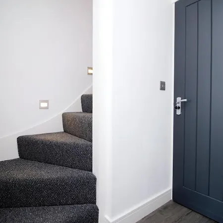 Boutique One Bedroom Apartment Cardiff Exterior photo